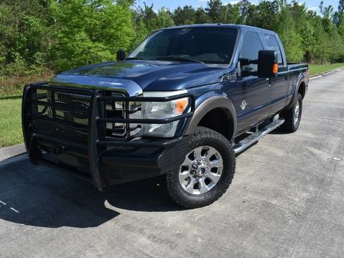 Used 2016 Ford F250 Lariat w/ Lariat Interior Package image 2
