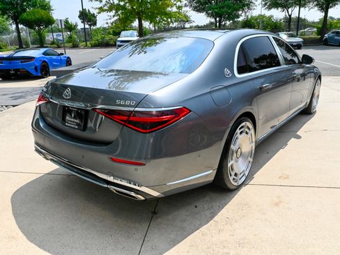 Used 2023 Mercedes-Benz Maybach S 680 4MATIC w/ Manufaktur Leather Package image 5