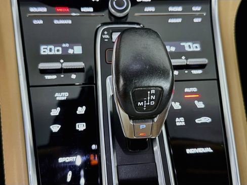 Used 2023 Porsche Panamera 4 Platinum Edition w/ Assistance Package AWD/4WD image 18