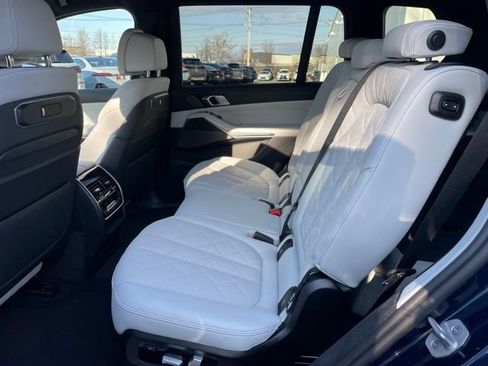 Used 2026 BMW X7 xDrive40i w/ Premium Package image 7