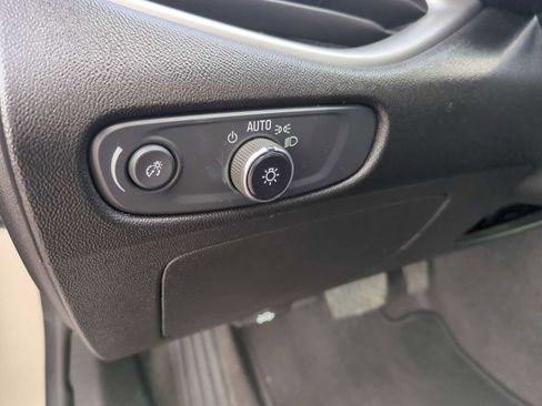 Used 2023 Chevrolet Malibu LT image 36