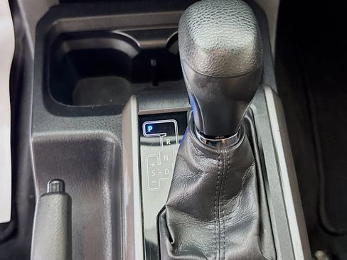 Used 2022 Toyota Tacoma SR5 RWD image 20