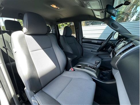 Used 2014 Toyota Tacoma 4x4 Double Cab w/ TRD Off-Road Package image 4