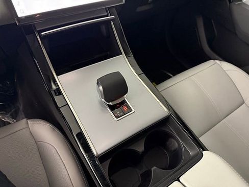 Used 2025 Land Rover Range Rover Velar S image 16