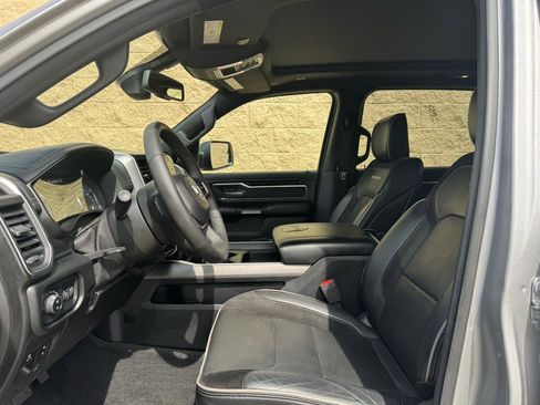 Used 2020 RAM 1500 Laramie AWD/4WD image 17