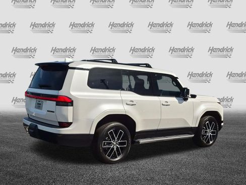 Used 2024 Lexus GX 550 w/ Accessory Package (Z1) AWD/4WD image 10