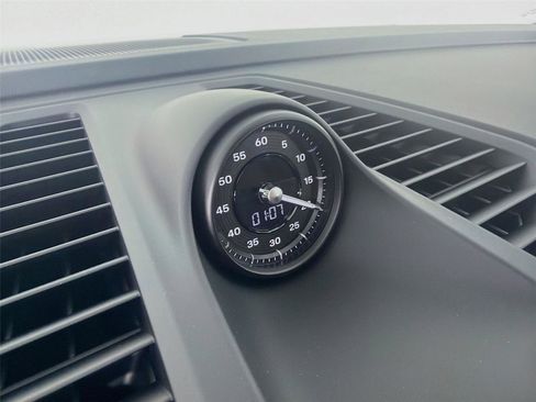 New 2026 Porsche Macan Electric image 17