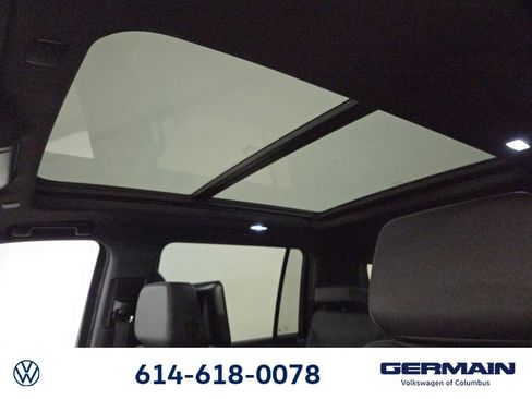 Used 2023 Chevrolet Suburban Z71 w/ Luxury Package AWD/4WD image 40