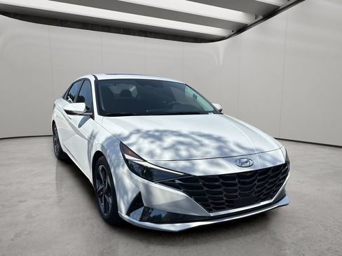 Certified 2023 Hyundai Elantra Limited FWD image 7