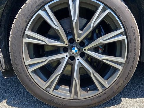 Used 2022 BMW X7 M50i AWD/4WD image 9