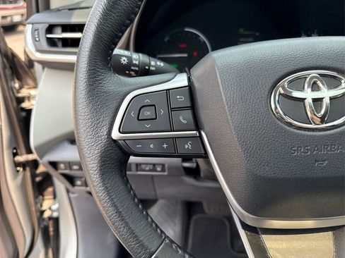 Used 2022 Toyota Sienna XLE image 39