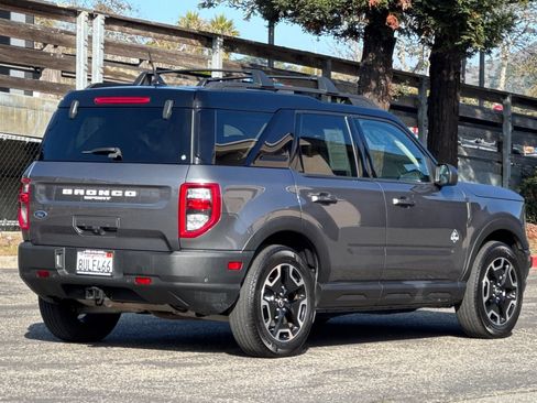 Used 2021 Ford Bronco Sport Outer Banks w/ Outer Banks Package image 4