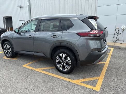 Used 2023 Nissan Rogue SV w/ SV Premium Package AWD/4WD image 3