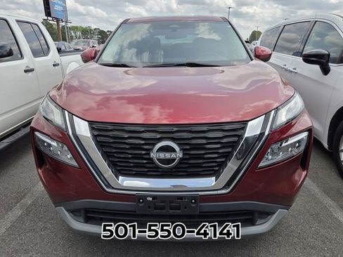 Used 2023 Nissan Rogue SV image 2
