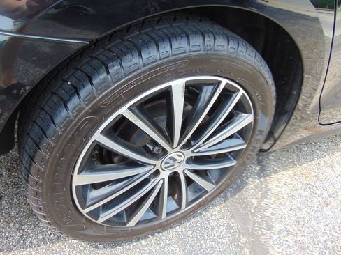 Used 2016 Volkswagen Jetta Sport FWD image 29