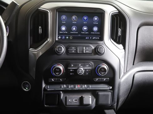 Used 2021 Chevrolet Silverado 1500 LT Trail Boss w/ Bed Protection Package AWD/4WD image 15