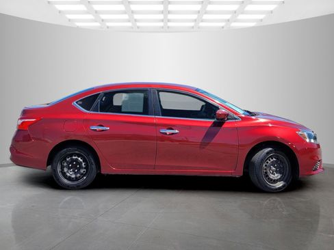 Used 2017 Nissan Sentra SV FWD image 3