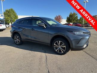 Used 2022 Toyota Venza LE image 1