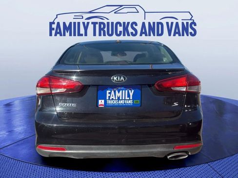 Used 2017 Kia Forte S image 4