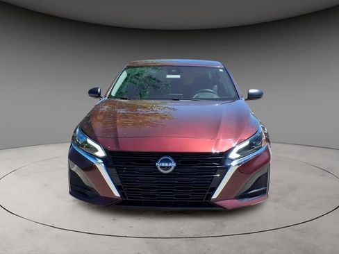 Used 2024 Nissan Altima 2.5 SV FWD image 15