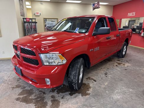 Used 2017 RAM 1500 Express image 3