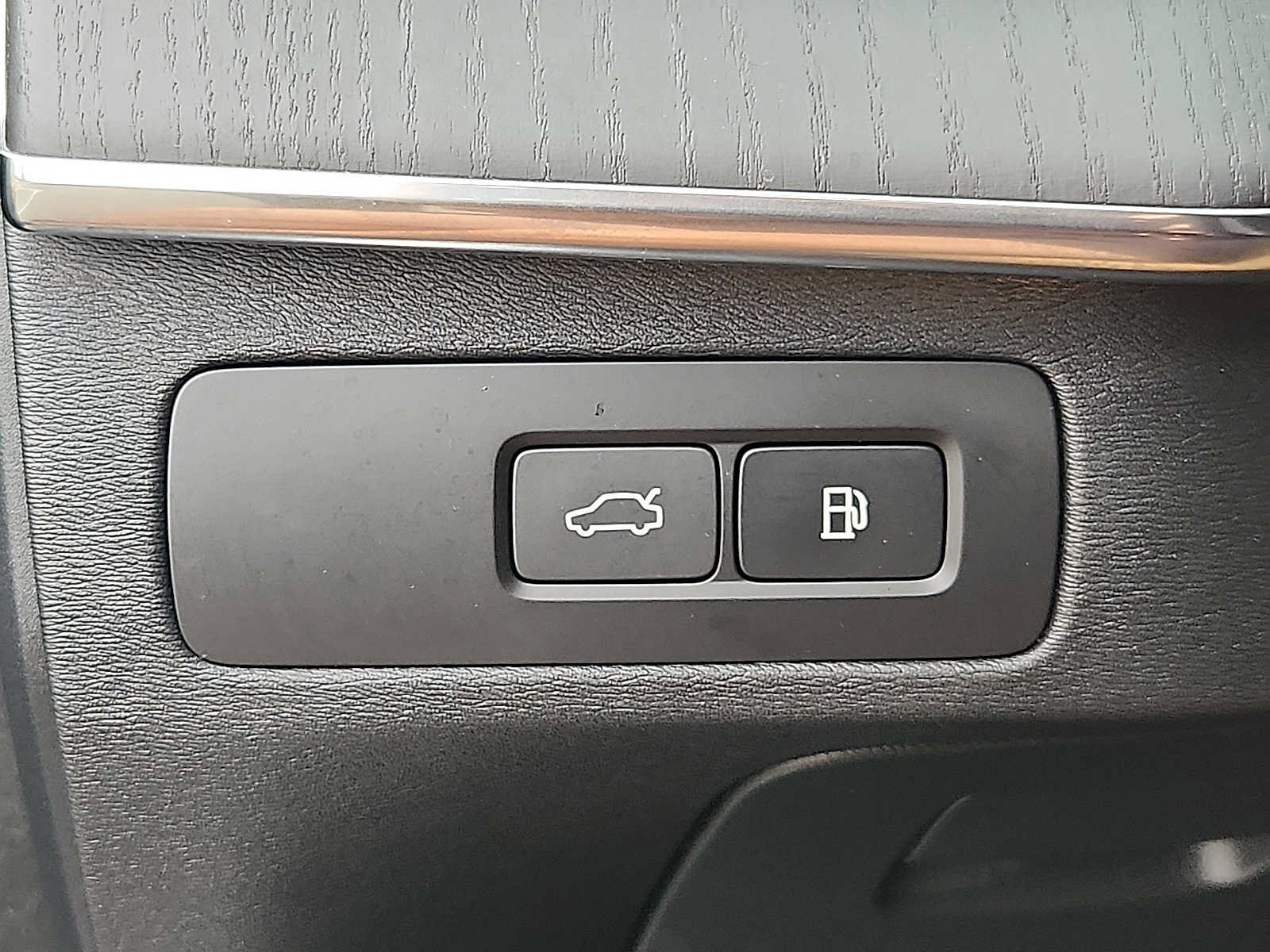 Certified 2024 Volvo XC90 T8 Ultimate w/ Protection Package Premier AWD/4WD image 22