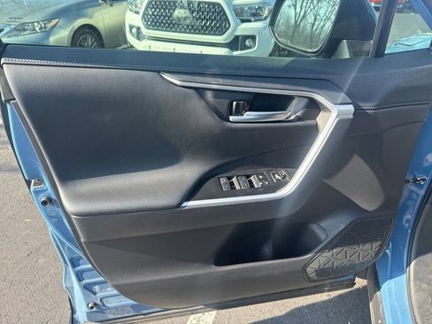 Used 2024 Toyota RAV4 XSE AWD/4WD image 17