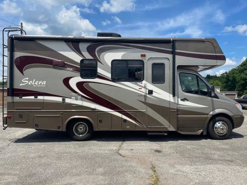 Used 2012 Mercedes-Benz Sprinter 3500 image 3