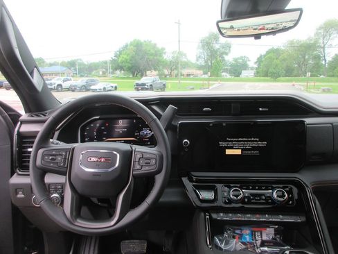 New 2026 GMC Sierra 3500 AT4 w/ AT4 Premium Plus Package AWD/4WD image 17
