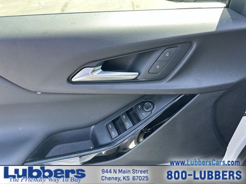 Used 2025 Chevrolet Equinox LT FWD image 12