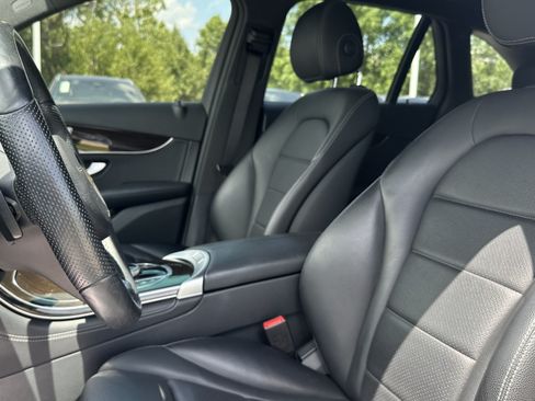 Used 2018 Mercedes-Benz GLC 300 4MATIC image 18