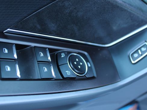 Used 2024 Ford F150 XLT w/ Equipment Group 302A MID image 15