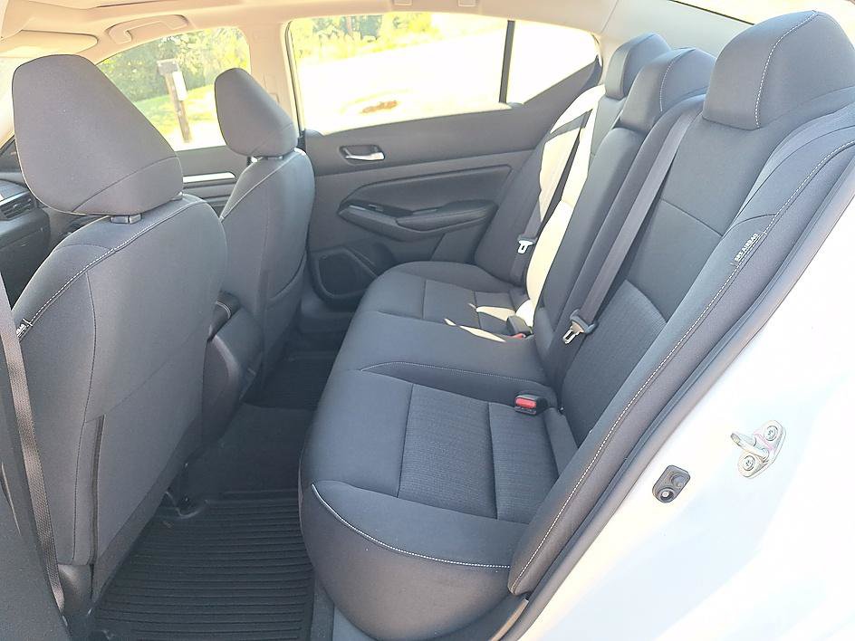 Used 2022 Nissan Altima 2.5 SV w/ SV Premium Package FWD image 12