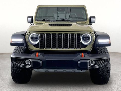 Used 2025 Jeep Gladiator Mojave w/ Safety Group AWD/4WD image 4