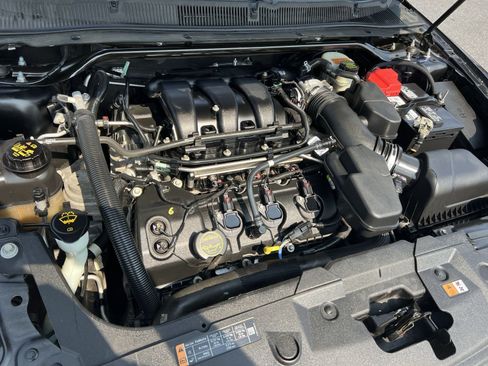 Used 2015 Ford Taurus SE FWD image 26