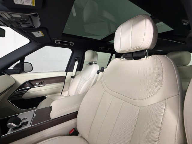 New 2026 Land Rover Range Rover Long Wheelbase SE AWD/4WD image 5