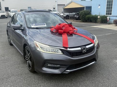 Used 2016 Honda Accord Touring image 8