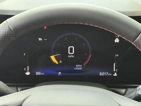 Used 2026 Chevrolet TrailBlazer RS w/ Convenience Package FWD image 16