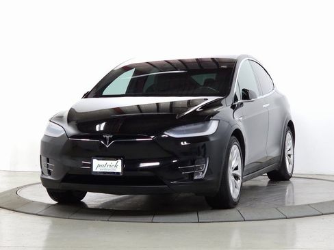 Used 2018 Tesla Model X 75D image 3