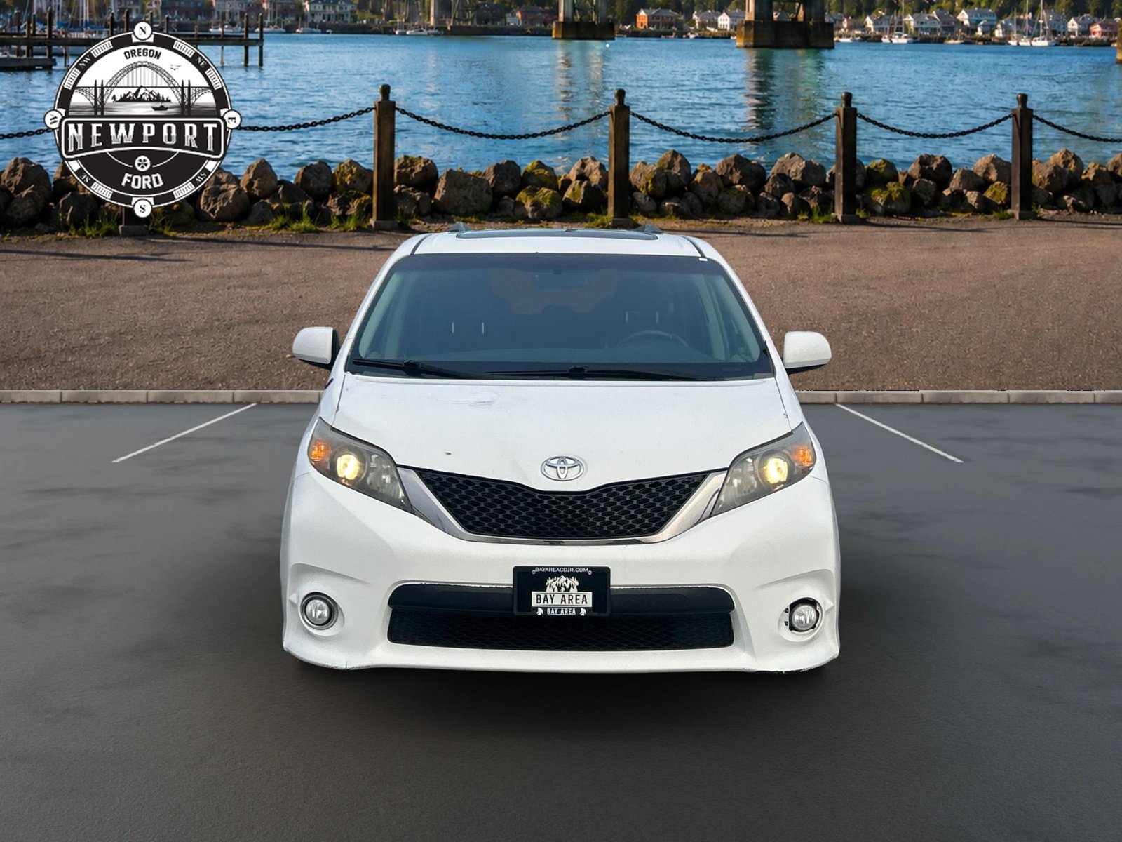 Used 2011 Toyota Sienna SE w/ Preferred Pkg FWD image 2