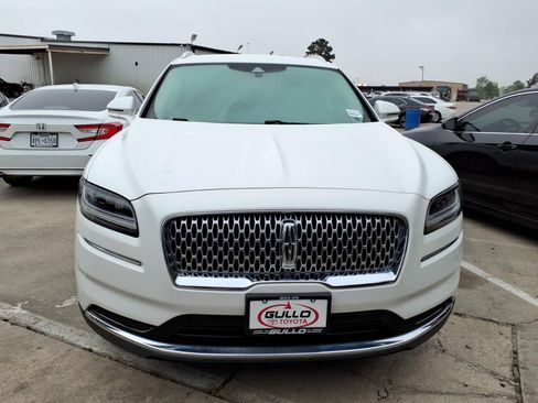 Used 2021 Lincoln Nautilus FWD image 3