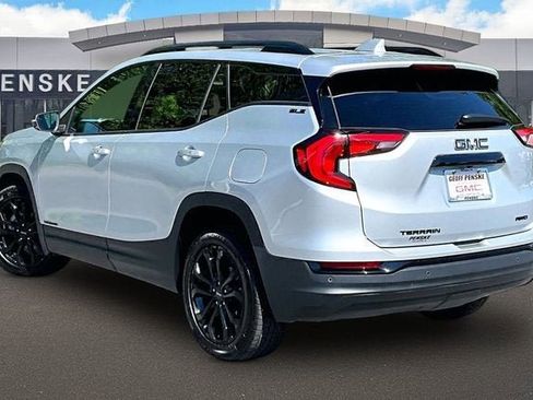 Used 2021 GMC Terrain SLE w/ Driver Convenience Package AWD/4WD image 12