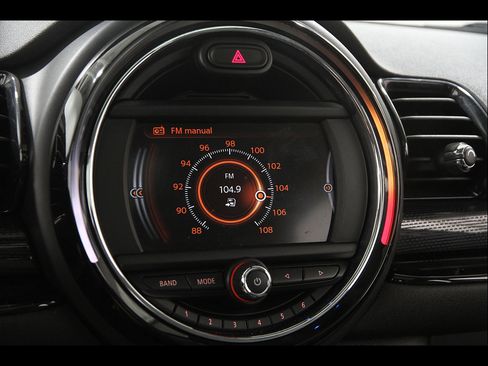Used 2016 MINI Cooper Clubman FWD image 10