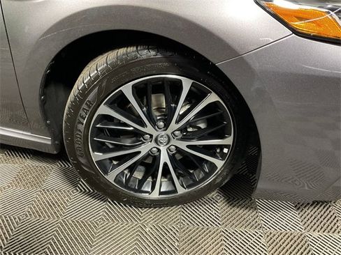 Used 2020 Toyota Camry SE image 37