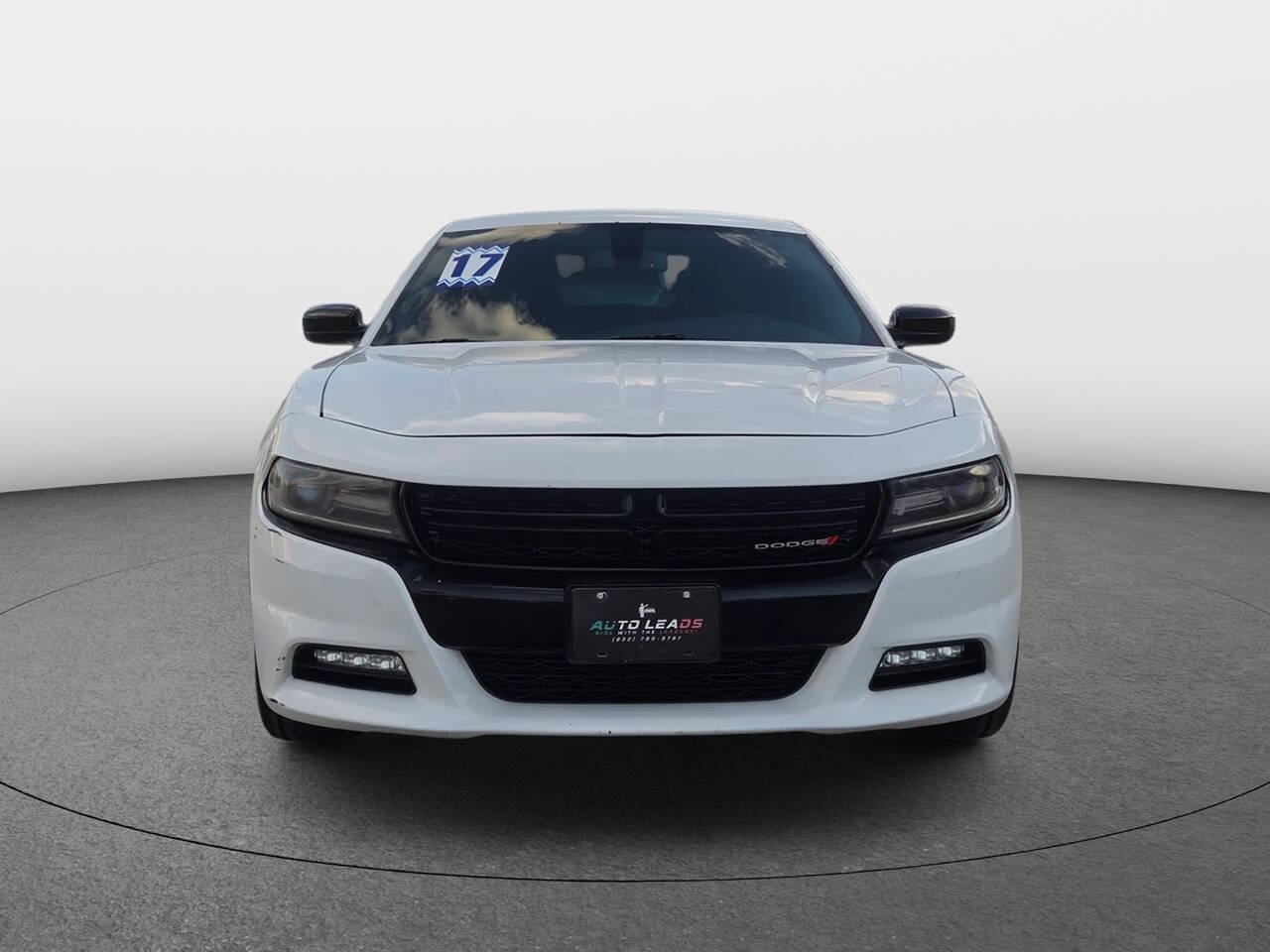 Used 2017 Dodge Charger SXT w/ Blacktop Package RWD image 3