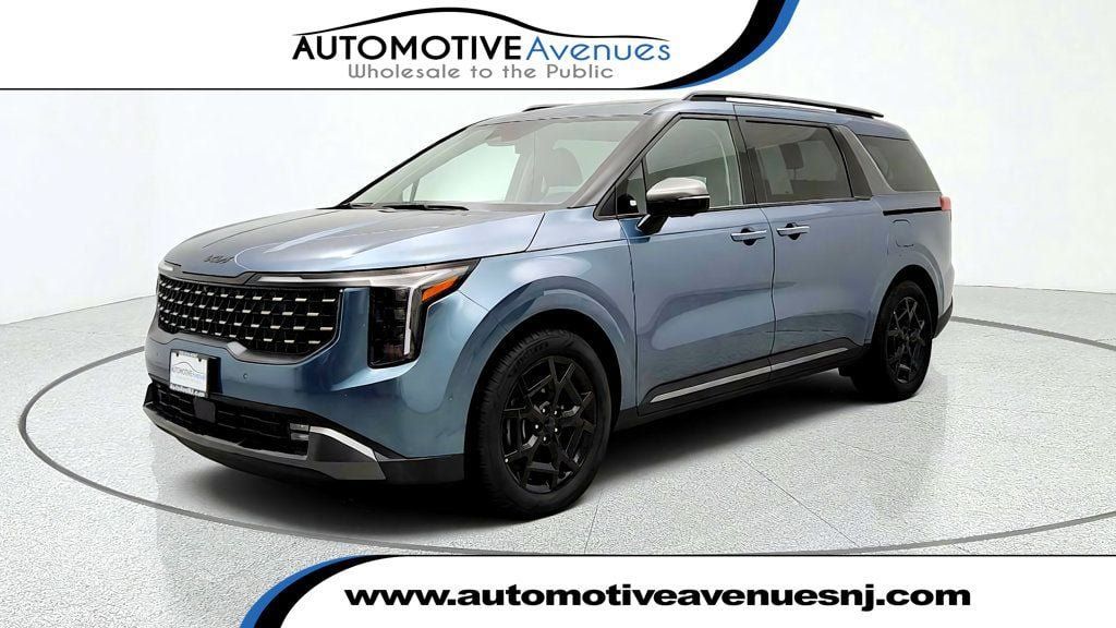 Used 2026 Kia Carnival SX w/ SX Dark Edition Package FWD image 1