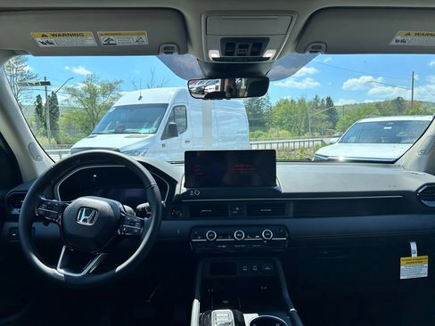 New 2026 Honda Pilot Touring image 12