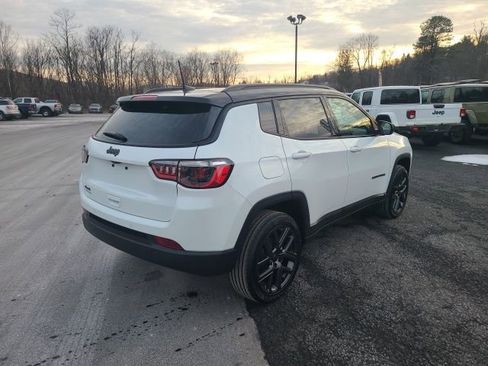 New 2026 Jeep Compass Limited w/ Sun, Sound & Navigation Group AWD/4WD image 5
