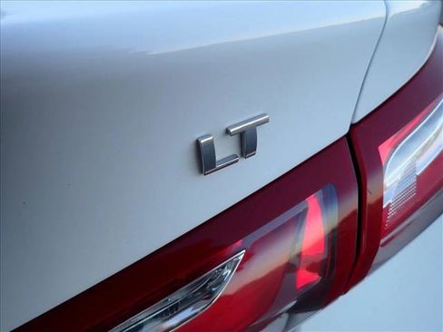 Used 2019 Chevrolet Malibu LT image 3