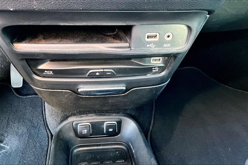 Used 2020 Chrysler Pacifica Touring-L Plus w/ Advanced Safetytec Group FWD image 26
